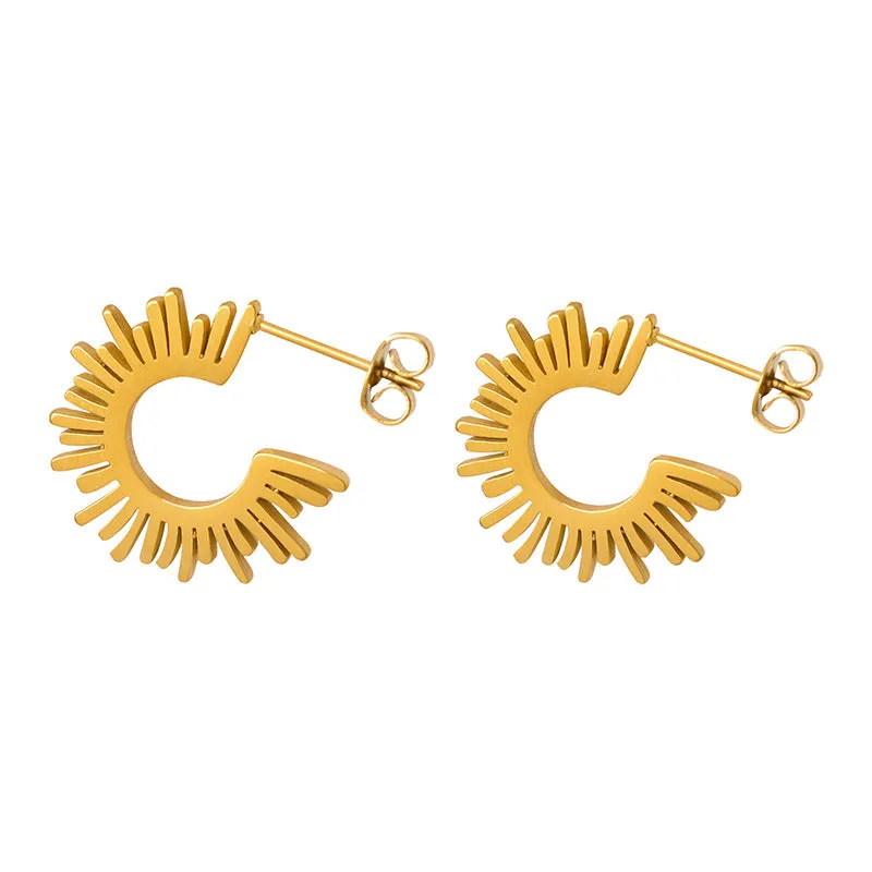 18K Gold Exquisite Simple C-shaped Sun Ray Design Versatile Earrings