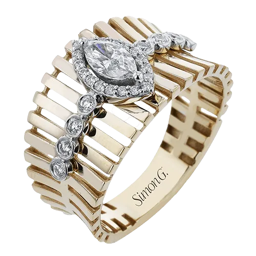 Halo Fashion Ring In 18k Gold With Diamonds