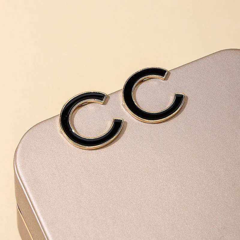 Versatile Minimalist Metal Earrings - Vienna Verve Collection